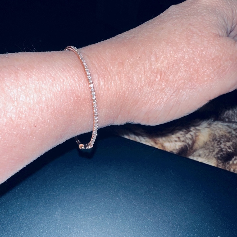 Diamond flexible bangle in 14k rose gold